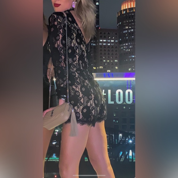 Francesca’s Black Lace Long Sleeve V-Neck Romper Size Small - Picture 2 of 5